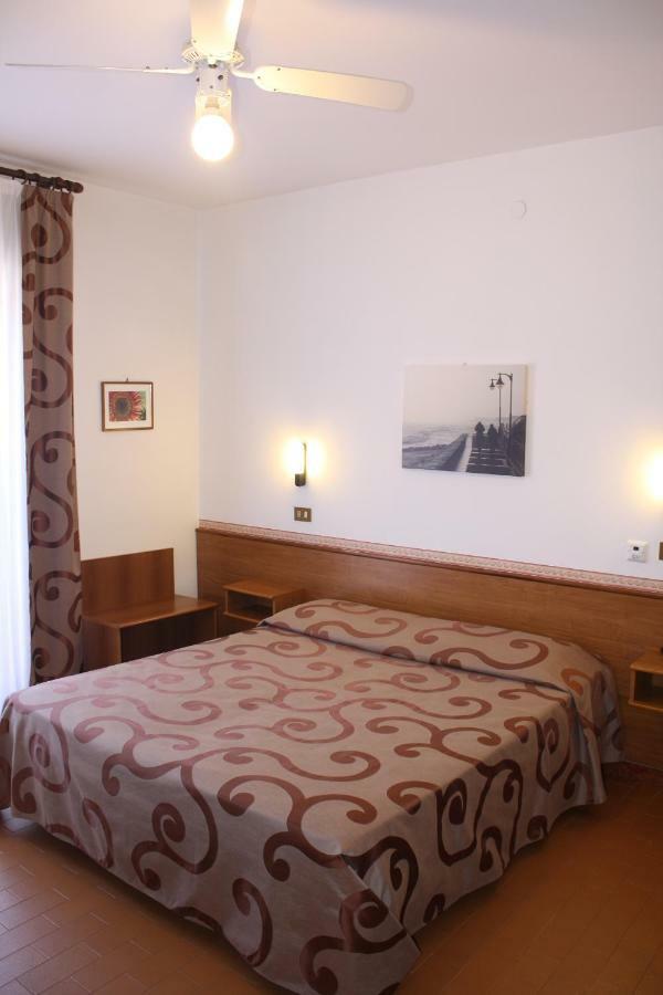 Hotel Helga カオルレ エクステリア 写真